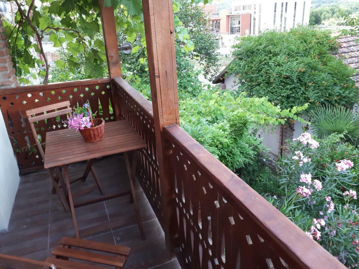 Old House Apartment With Garden Area Mtsʼkhetʼa Buitenkant foto