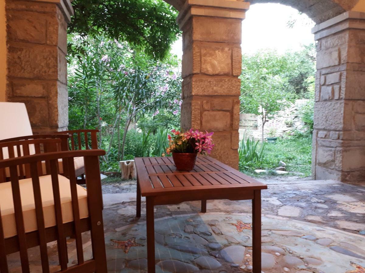 Old House Apartment With Garden Area Mtsʼkhetʼa Buitenkant foto