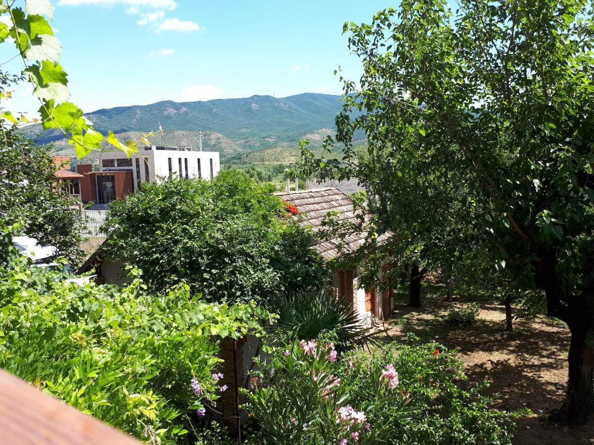 Old House Apartment With Garden Area Mtsʼkhetʼa Buitenkant foto